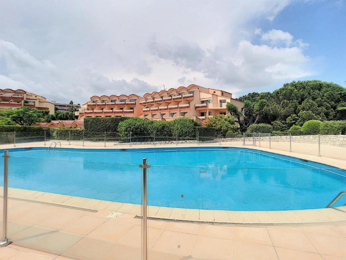 2 Pieces Climatise-Wifi / 4 Voyageurs / Boxe Prive / 2 Piscines / 2 Tennis / Petanque / Pingpong 昂蒂布 外观 照片